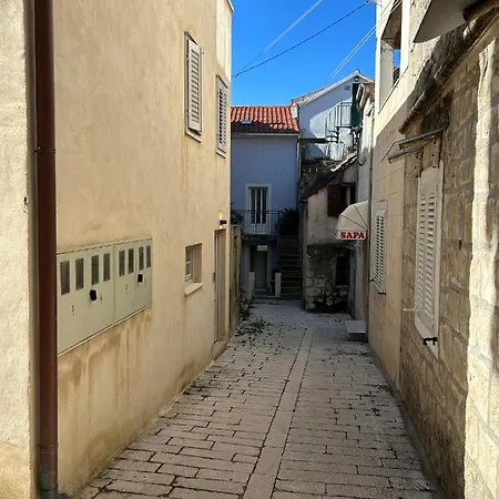 Apartment Radunica Old Town - 1 *